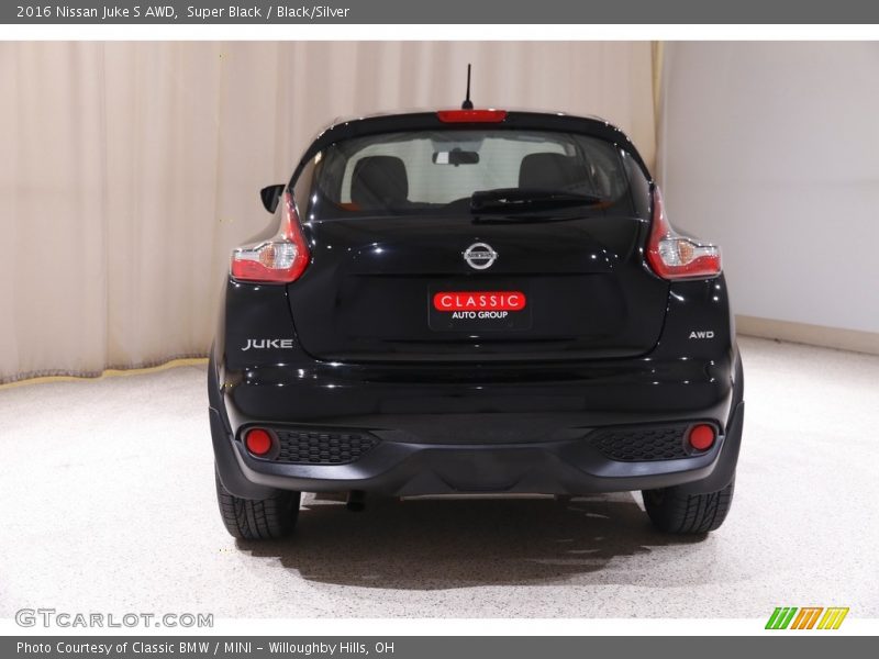 Super Black / Black/Silver 2016 Nissan Juke S AWD