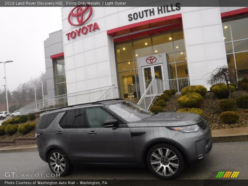 Corris Gray Metallic / Light Oyster 2019 Land Rover Discovery HSE