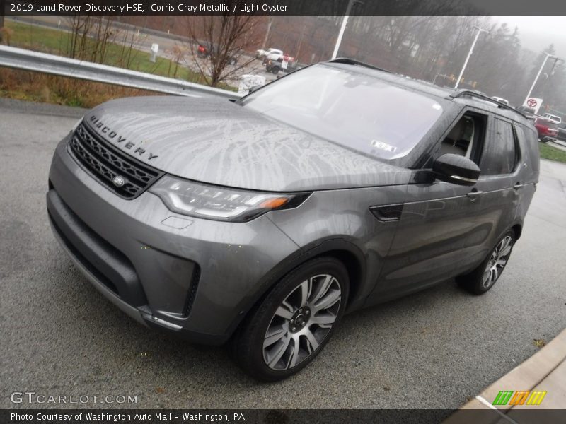 Corris Gray Metallic / Light Oyster 2019 Land Rover Discovery HSE