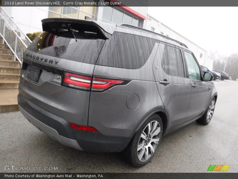 Corris Gray Metallic / Light Oyster 2019 Land Rover Discovery HSE
