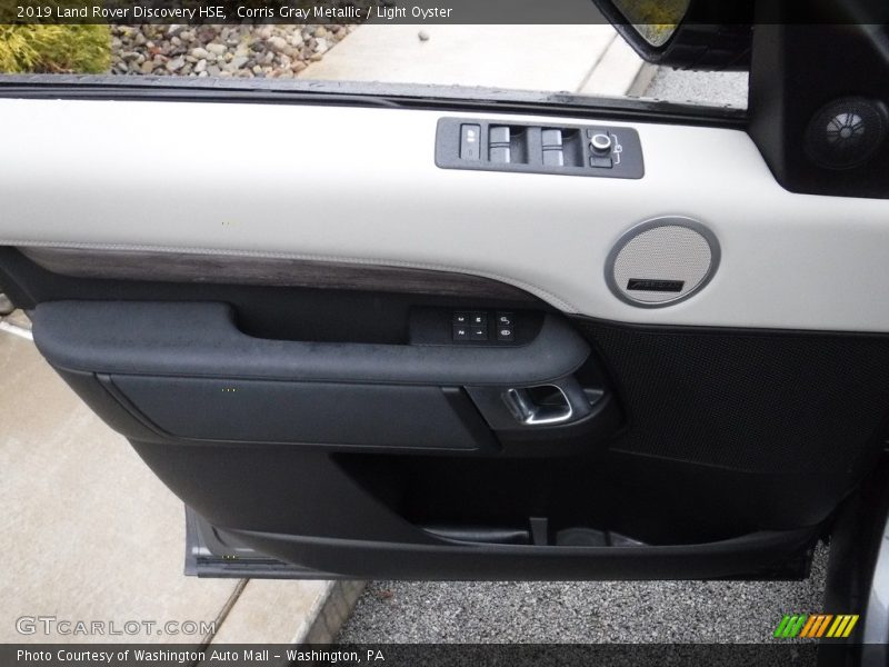 Corris Gray Metallic / Light Oyster 2019 Land Rover Discovery HSE