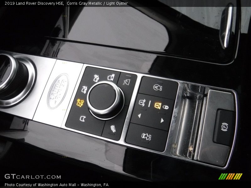 Corris Gray Metallic / Light Oyster 2019 Land Rover Discovery HSE