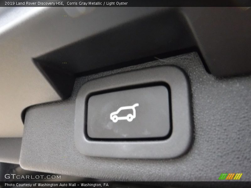 Corris Gray Metallic / Light Oyster 2019 Land Rover Discovery HSE