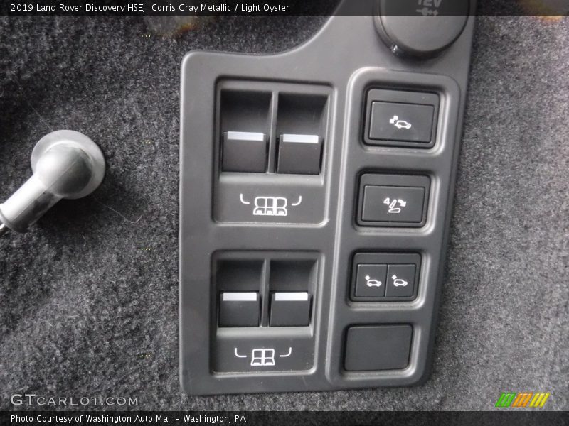 Corris Gray Metallic / Light Oyster 2019 Land Rover Discovery HSE