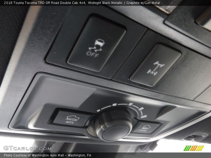 Midnight Black Metallic / Graphite w/Gun Metal 2018 Toyota Tacoma TRD Off Road Double Cab 4x4