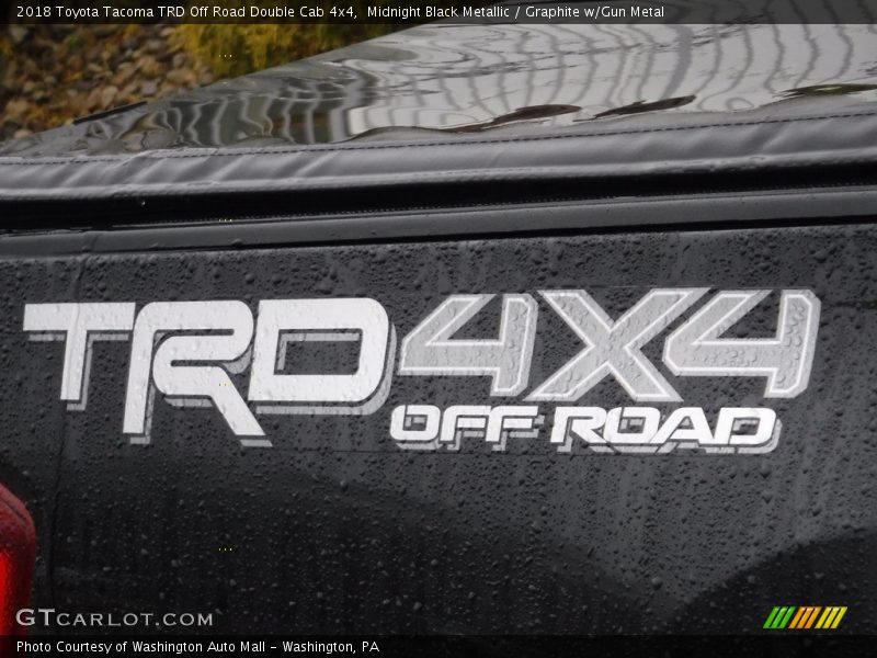 Midnight Black Metallic / Graphite w/Gun Metal 2018 Toyota Tacoma TRD Off Road Double Cab 4x4