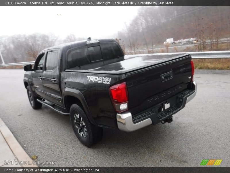 Midnight Black Metallic / Graphite w/Gun Metal 2018 Toyota Tacoma TRD Off Road Double Cab 4x4