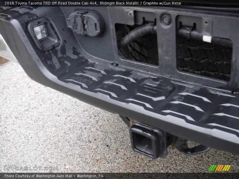 Midnight Black Metallic / Graphite w/Gun Metal 2018 Toyota Tacoma TRD Off Road Double Cab 4x4