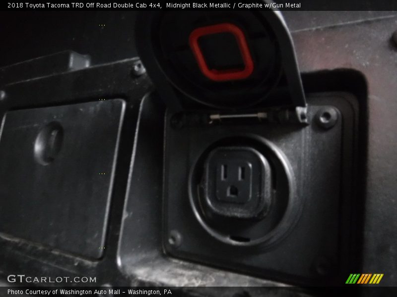 Midnight Black Metallic / Graphite w/Gun Metal 2018 Toyota Tacoma TRD Off Road Double Cab 4x4