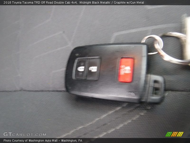 Midnight Black Metallic / Graphite w/Gun Metal 2018 Toyota Tacoma TRD Off Road Double Cab 4x4