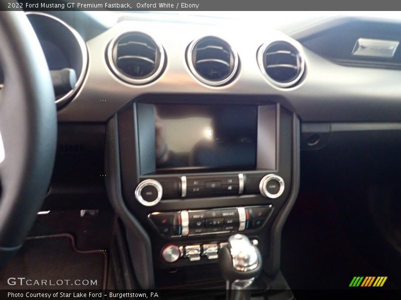Oxford White / Ebony 2022 Ford Mustang GT Premium Fastback