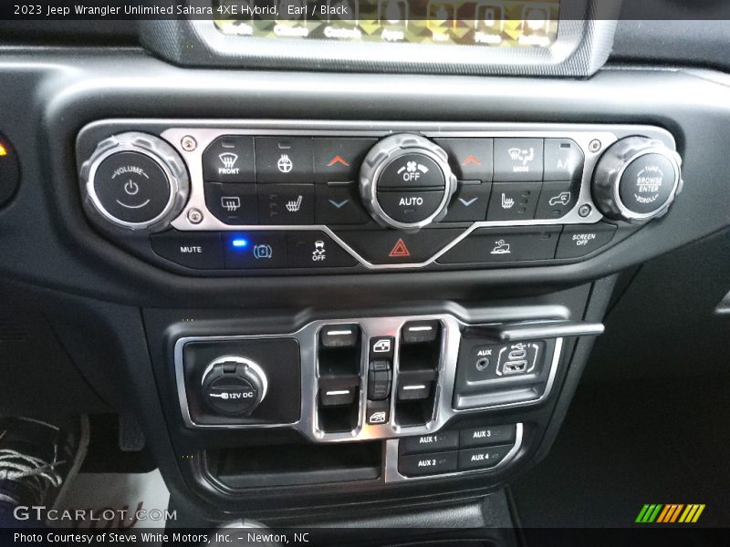 Earl / Black 2023 Jeep Wrangler Unlimited Sahara 4XE Hybrid