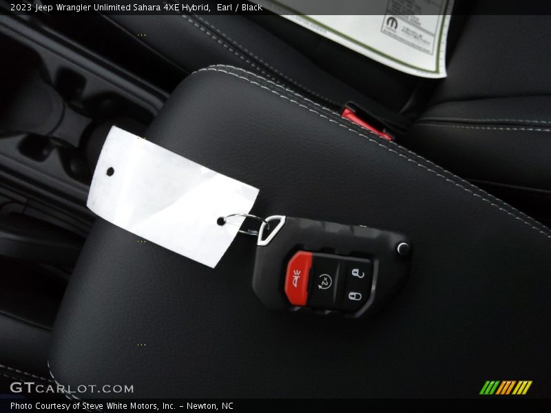 Earl / Black 2023 Jeep Wrangler Unlimited Sahara 4XE Hybrid