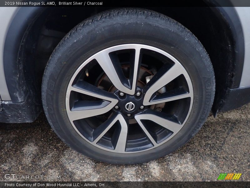 Brilliant Silver / Charcoal 2019 Nissan Rogue SL AWD