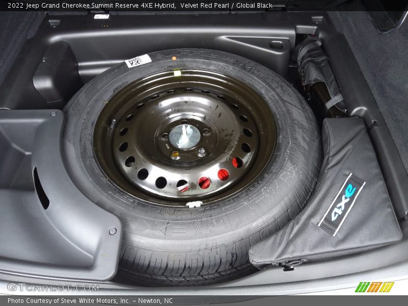 Velvet Red Pearl / Global Black 2022 Jeep Grand Cherokee Summit Reserve 4XE Hybrid