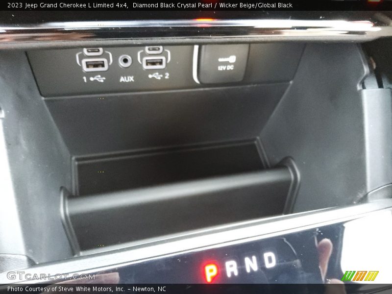 Diamond Black Crystal Pearl / Wicker Beige/Global Black 2023 Jeep Grand Cherokee L Limited 4x4