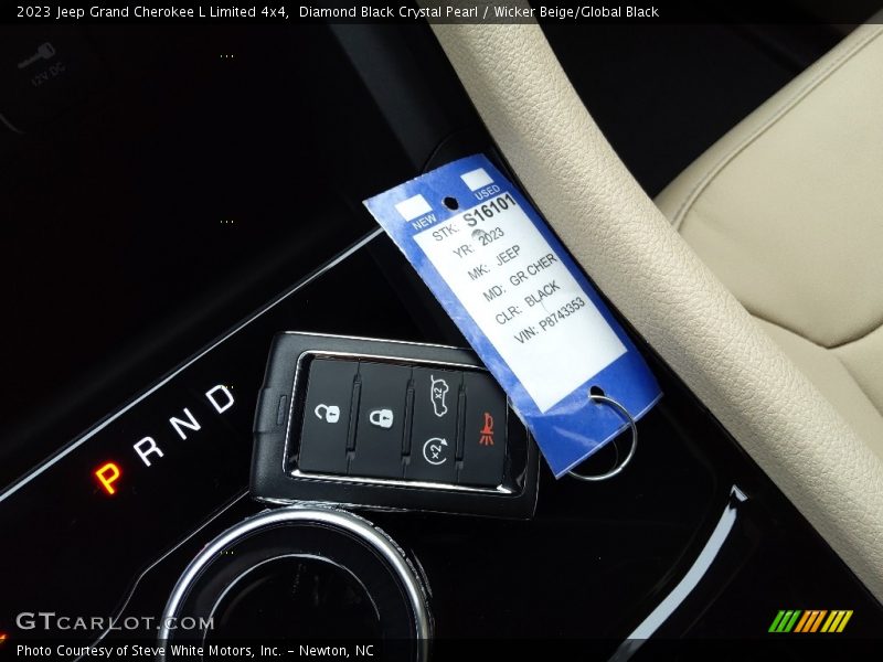 Diamond Black Crystal Pearl / Wicker Beige/Global Black 2023 Jeep Grand Cherokee L Limited 4x4
