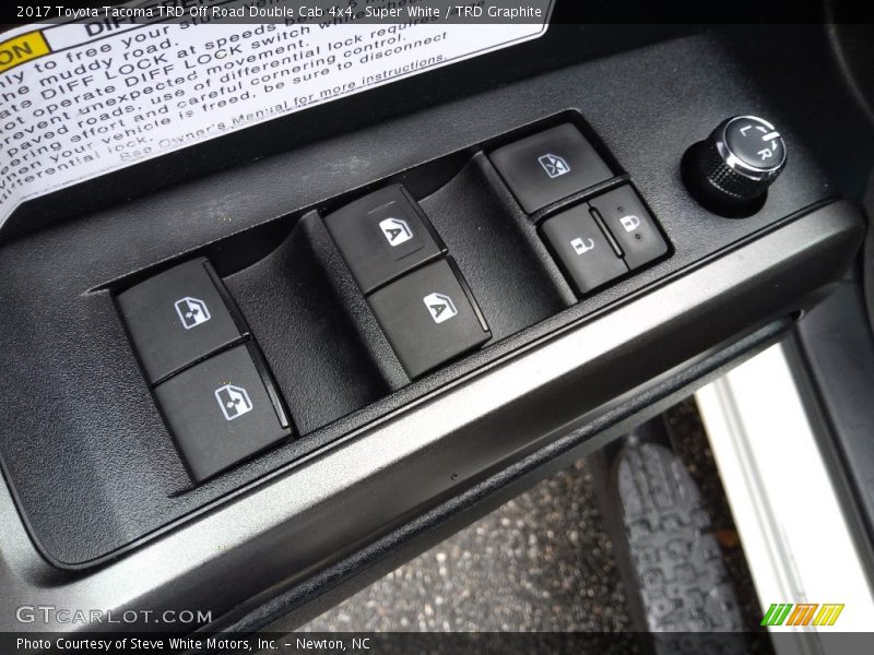 Super White / TRD Graphite 2017 Toyota Tacoma TRD Off Road Double Cab 4x4