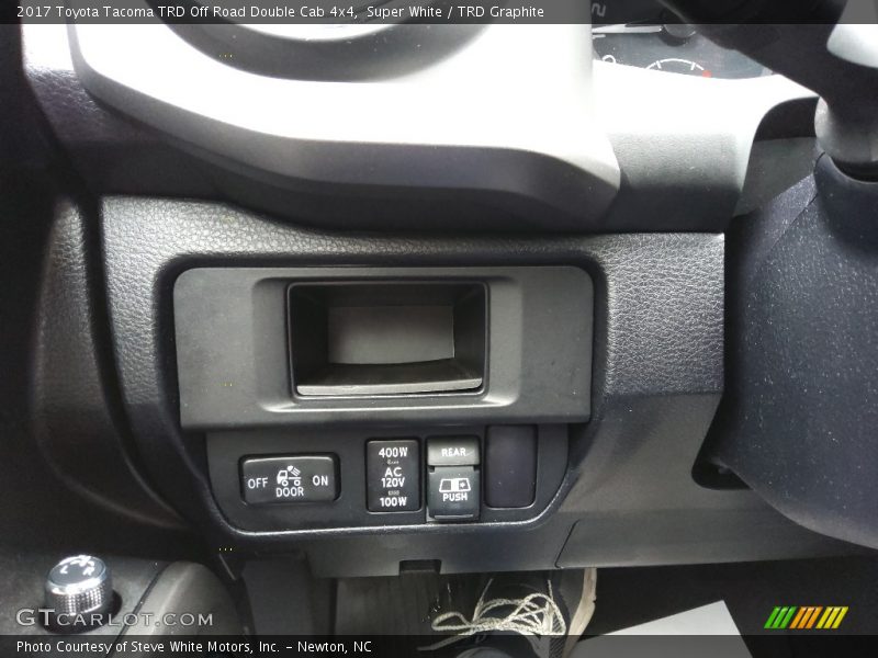 Super White / TRD Graphite 2017 Toyota Tacoma TRD Off Road Double Cab 4x4