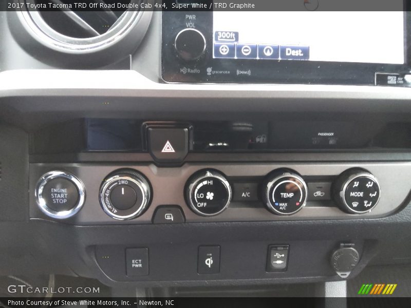 Super White / TRD Graphite 2017 Toyota Tacoma TRD Off Road Double Cab 4x4