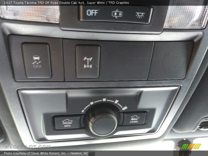 Super White / TRD Graphite 2017 Toyota Tacoma TRD Off Road Double Cab 4x4