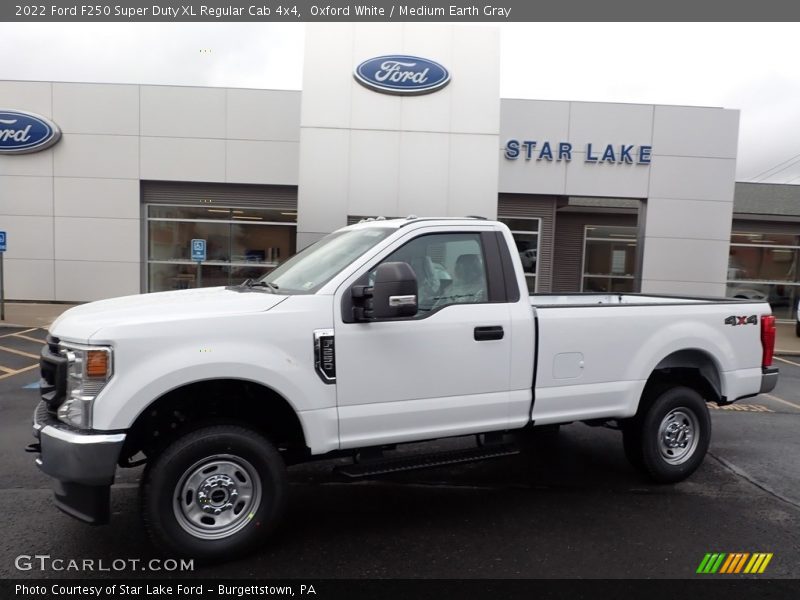 Oxford White / Medium Earth Gray 2022 Ford F250 Super Duty XL Regular Cab 4x4