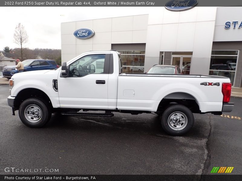 Oxford White / Medium Earth Gray 2022 Ford F250 Super Duty XL Regular Cab 4x4