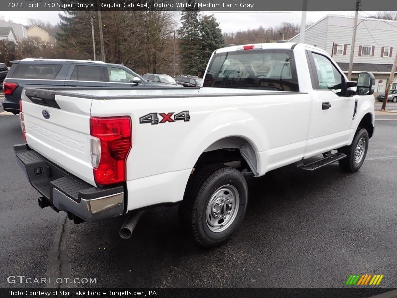 Oxford White / Medium Earth Gray 2022 Ford F250 Super Duty XL Regular Cab 4x4