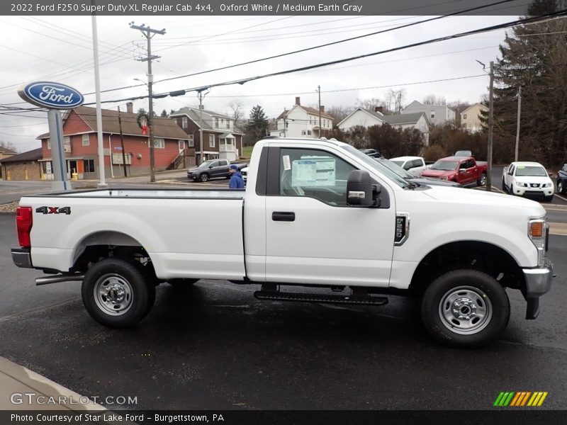 Oxford White / Medium Earth Gray 2022 Ford F250 Super Duty XL Regular Cab 4x4