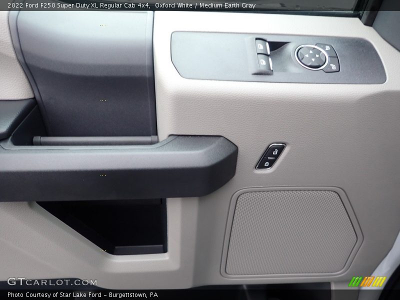 Oxford White / Medium Earth Gray 2022 Ford F250 Super Duty XL Regular Cab 4x4