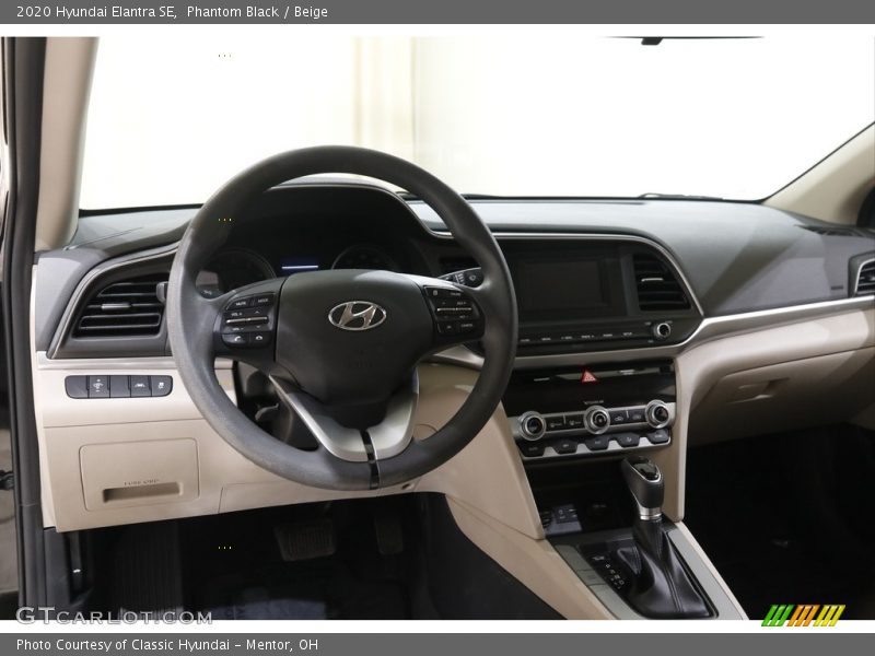 Phantom Black / Beige 2020 Hyundai Elantra SE