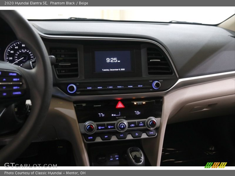 Phantom Black / Beige 2020 Hyundai Elantra SE