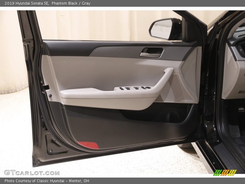 Phantom Black / Gray 2019 Hyundai Sonata SE