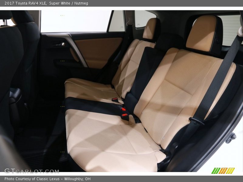 Super White / Nutmeg 2017 Toyota RAV4 XLE