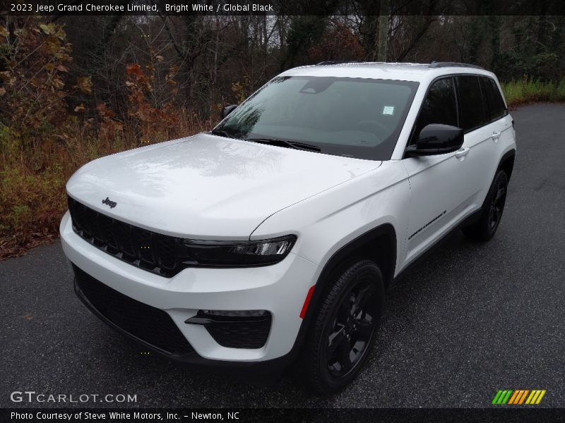 Bright White / Global Black 2023 Jeep Grand Cherokee Limited