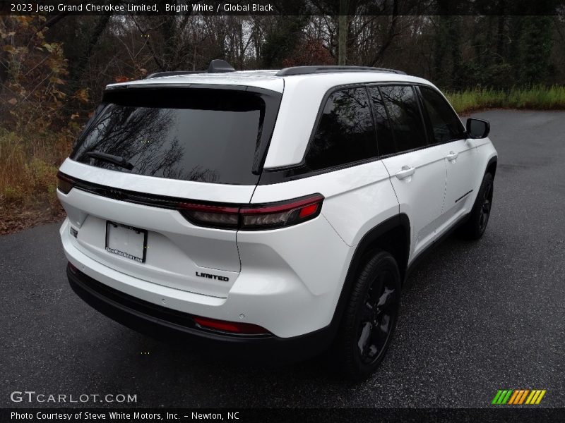 Bright White / Global Black 2023 Jeep Grand Cherokee Limited