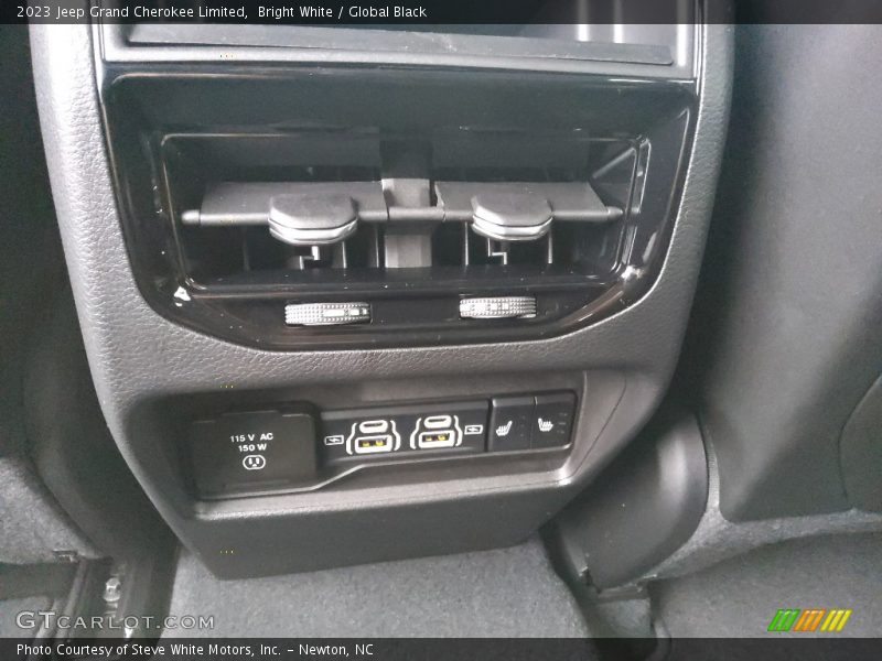 Bright White / Global Black 2023 Jeep Grand Cherokee Limited