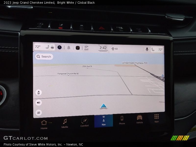 Bright White / Global Black 2023 Jeep Grand Cherokee Limited