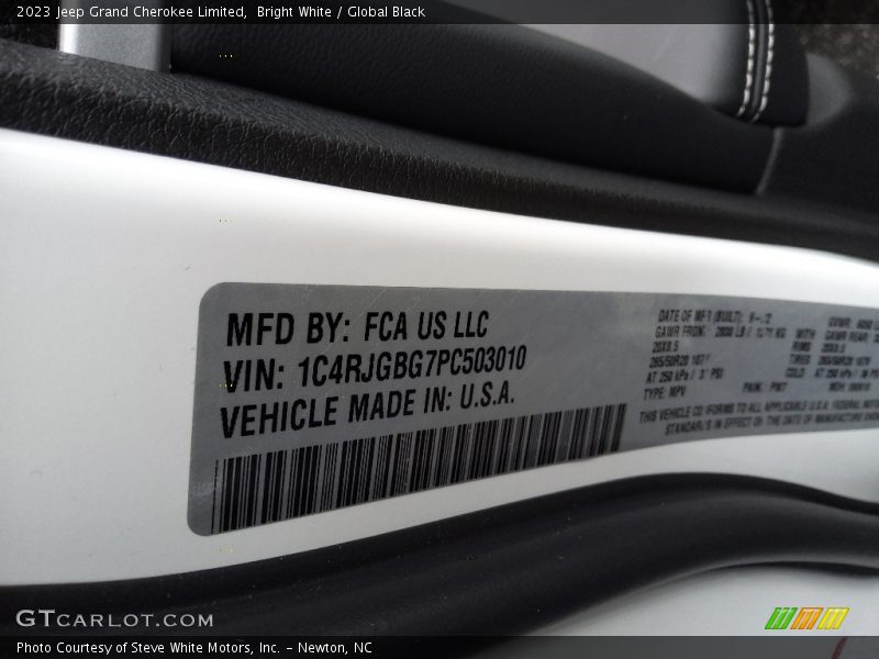 Bright White / Global Black 2023 Jeep Grand Cherokee Limited