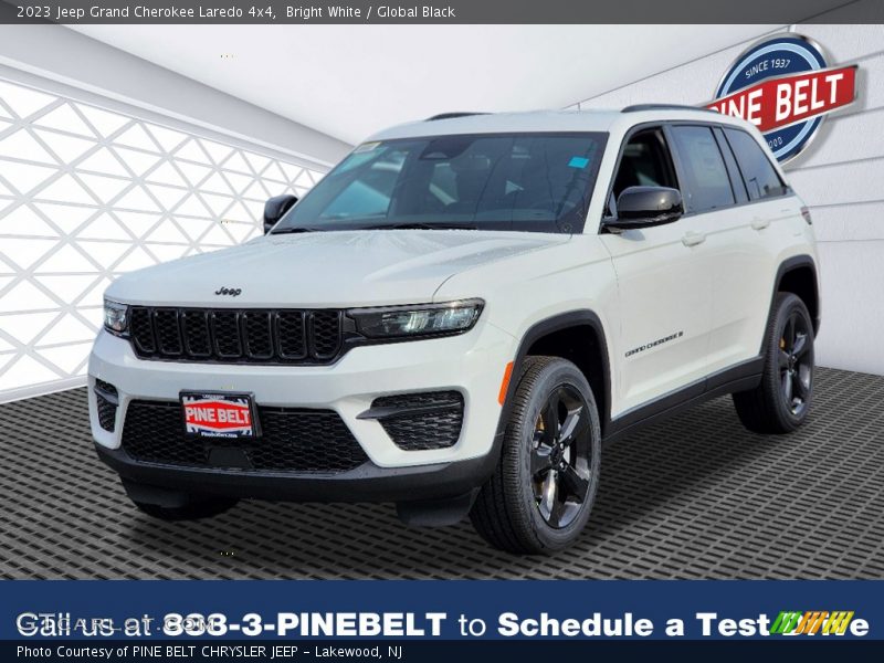 Bright White / Global Black 2023 Jeep Grand Cherokee Laredo 4x4