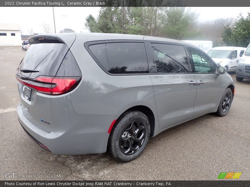 Ceramic Gray / Black 2022 Chrysler Pacifica Touring L