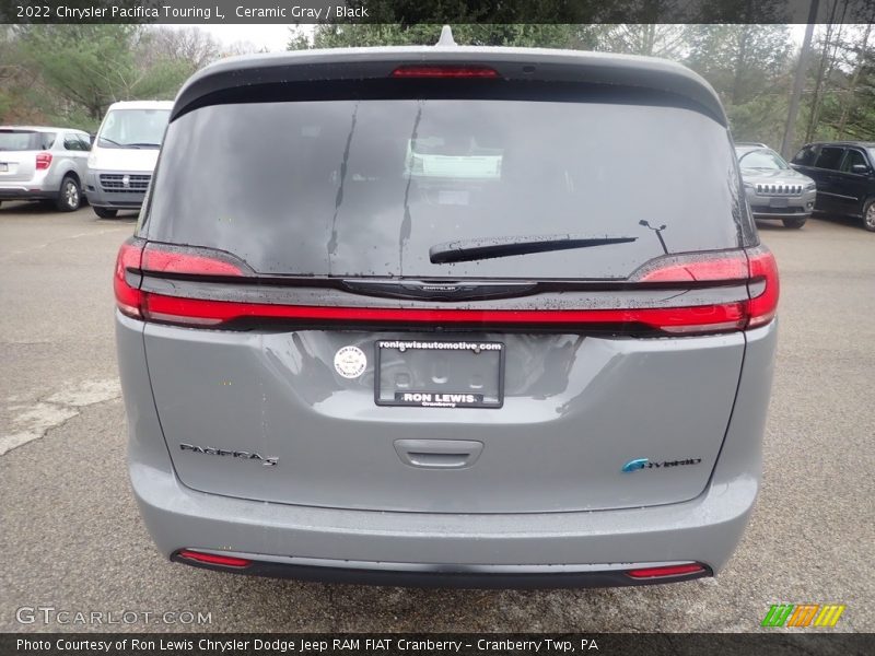 Ceramic Gray / Black 2022 Chrysler Pacifica Touring L