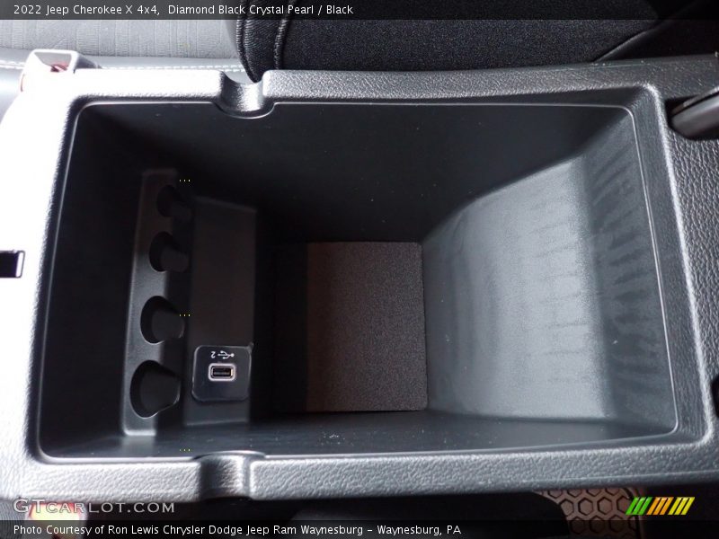 Diamond Black Crystal Pearl / Black 2022 Jeep Cherokee X 4x4