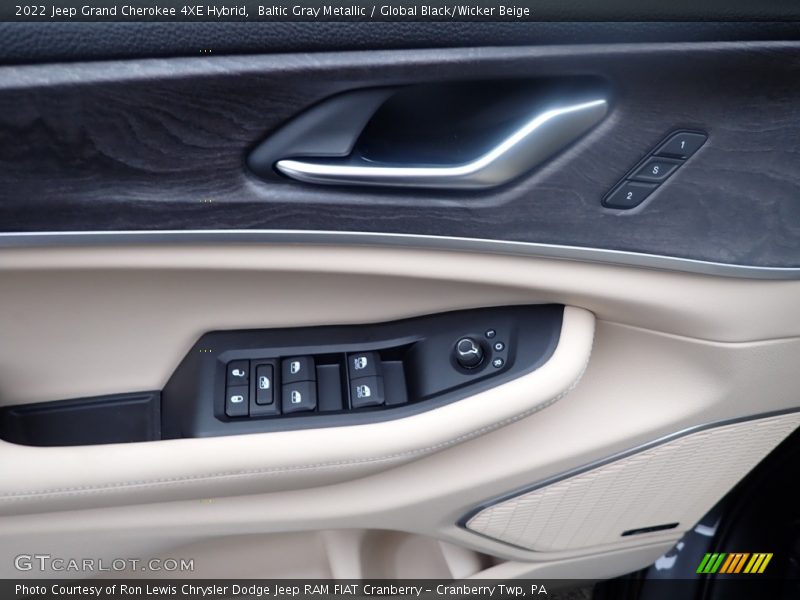 Baltic Gray Metallic / Global Black/Wicker Beige 2022 Jeep Grand Cherokee 4XE Hybrid