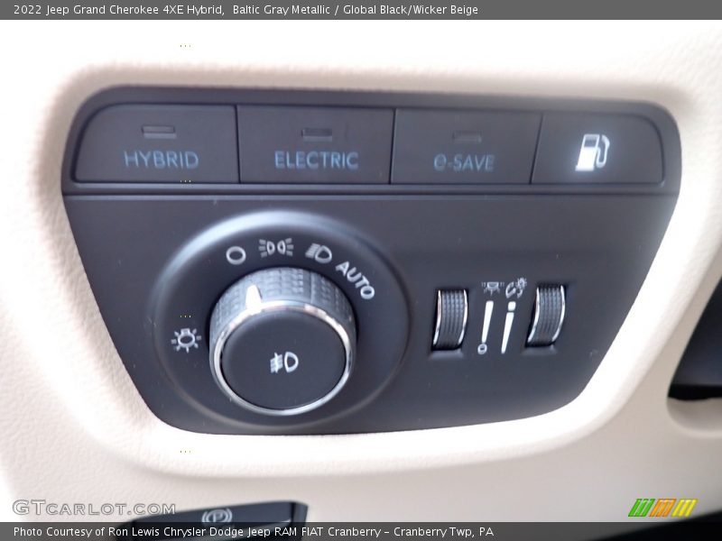Baltic Gray Metallic / Global Black/Wicker Beige 2022 Jeep Grand Cherokee 4XE Hybrid