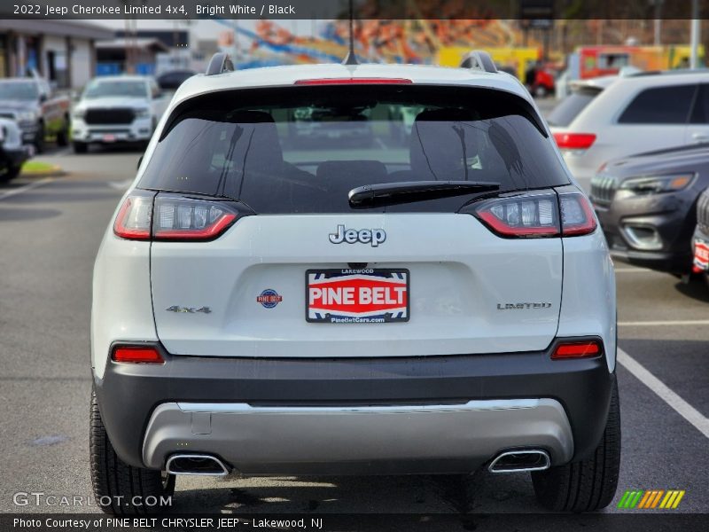 Bright White / Black 2022 Jeep Cherokee Limited 4x4