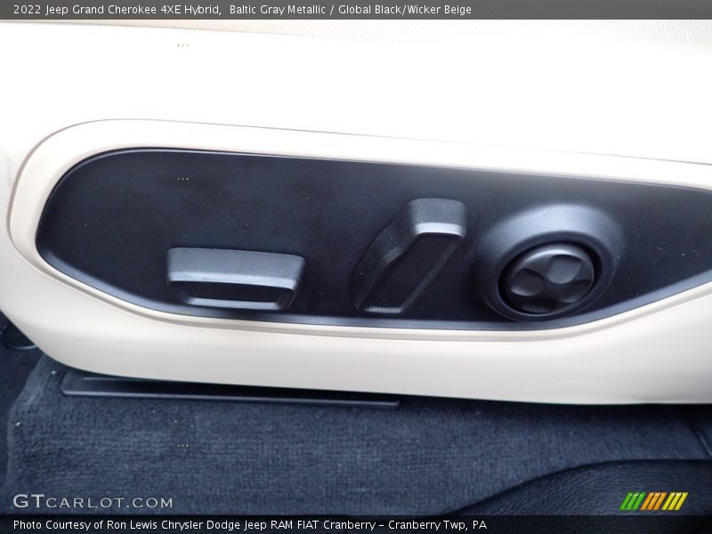 Baltic Gray Metallic / Global Black/Wicker Beige 2022 Jeep Grand Cherokee 4XE Hybrid