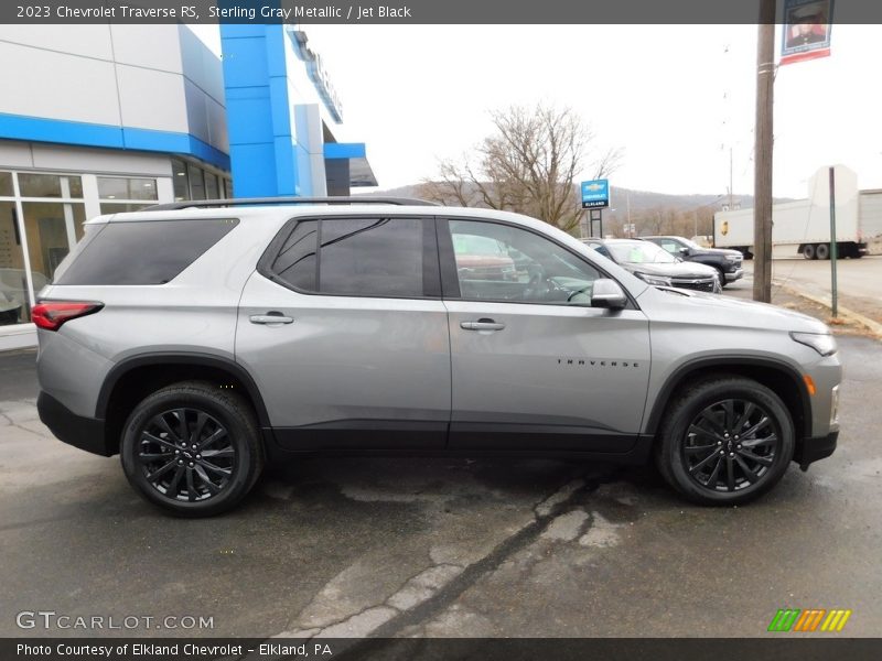 Sterling Gray Metallic / Jet Black 2023 Chevrolet Traverse RS