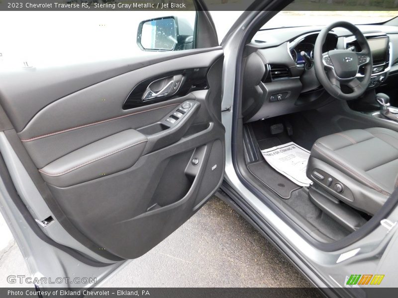 Sterling Gray Metallic / Jet Black 2023 Chevrolet Traverse RS