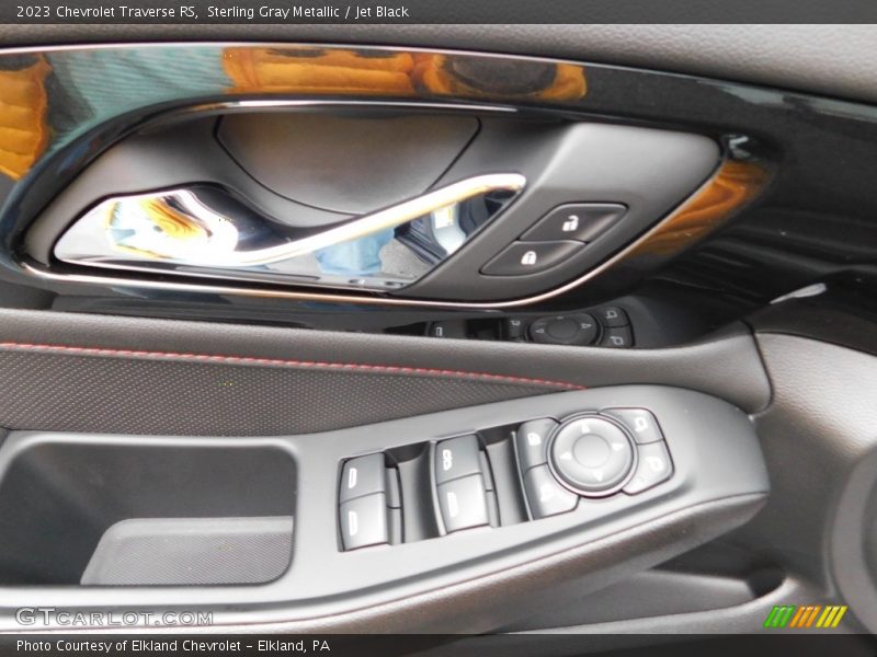 Sterling Gray Metallic / Jet Black 2023 Chevrolet Traverse RS